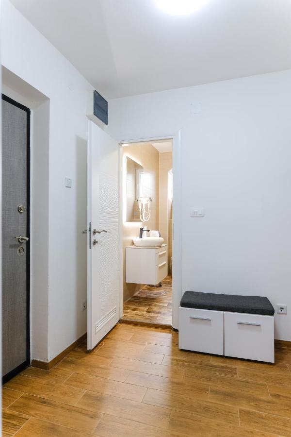 Mak Apartment - Free Parking - Balcony Sarajevo Bagian luar foto