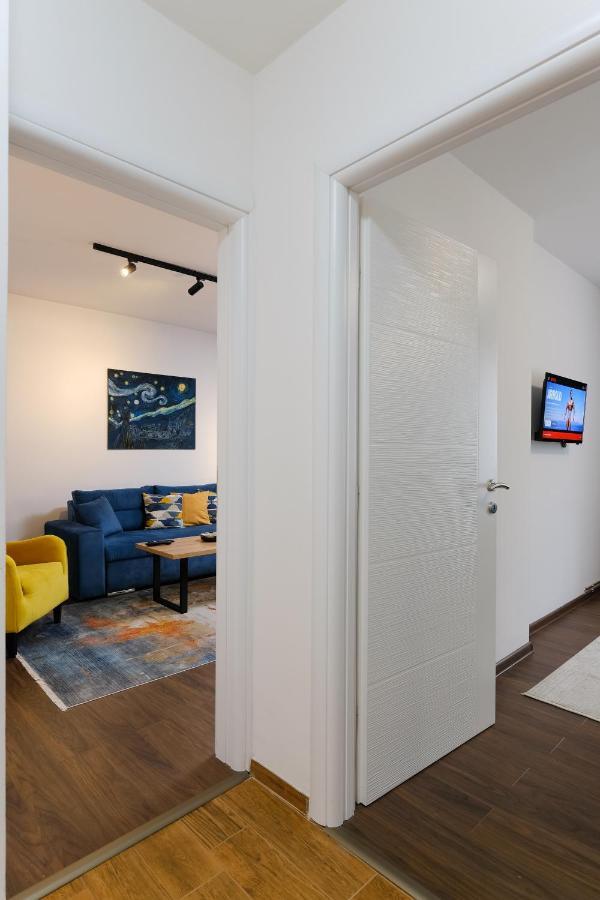 Mak Apartment - Free Parking - Balcony Sarajevo Bagian luar foto