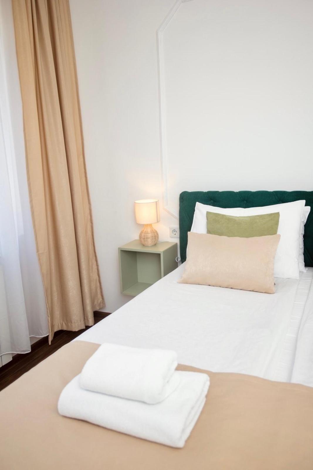 Mak Apartment - Free Parking - Balcony Sarajevo Bagian luar foto