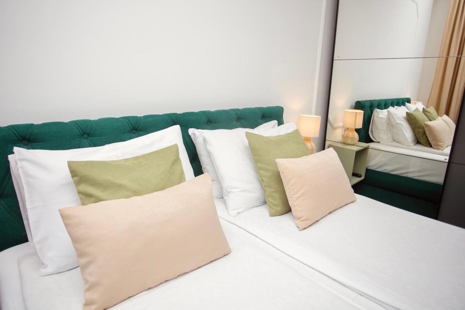 Mak Apartment - Free Parking - Balcony Sarajevo Bagian luar foto