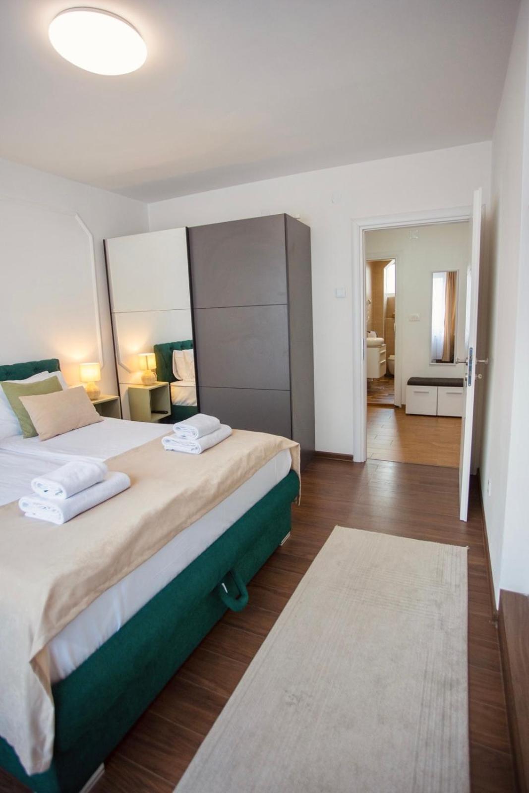 Mak Apartment - Free Parking - Balcony Sarajevo Bagian luar foto